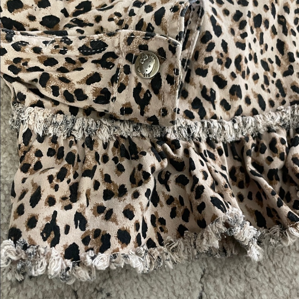 Hello Kitty Leopard 🐆 Print Jacket - Picture 9 of 12